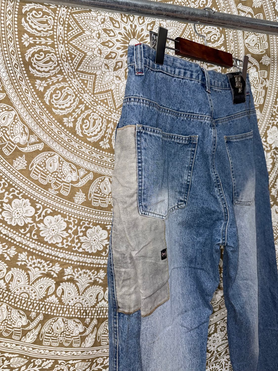 PHAT FARM 워싱 자수 디테일 연청 데님팬츠  상품이미지7