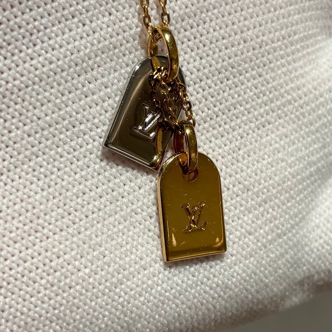 A+ OS 루이비통 나노그램 목걸이 골드 상품이미지3