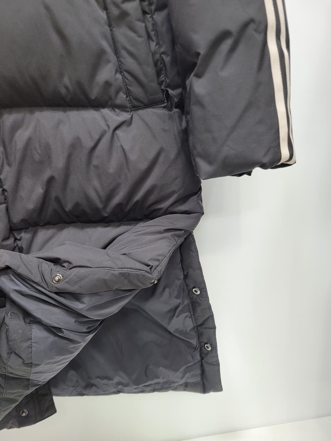 NERDY 널디 백로고 후드 다운 롱 패딩 / S 블랙 (수선)
 상품이미지5