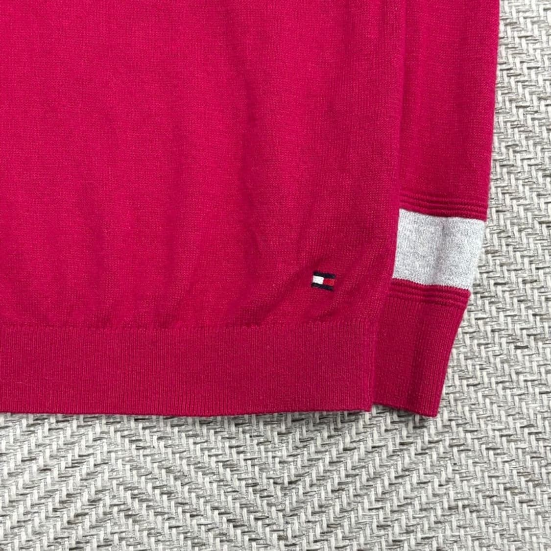 타미힐피거 코튼캐시미어 브이넥 니트 v1638 상품이미지5