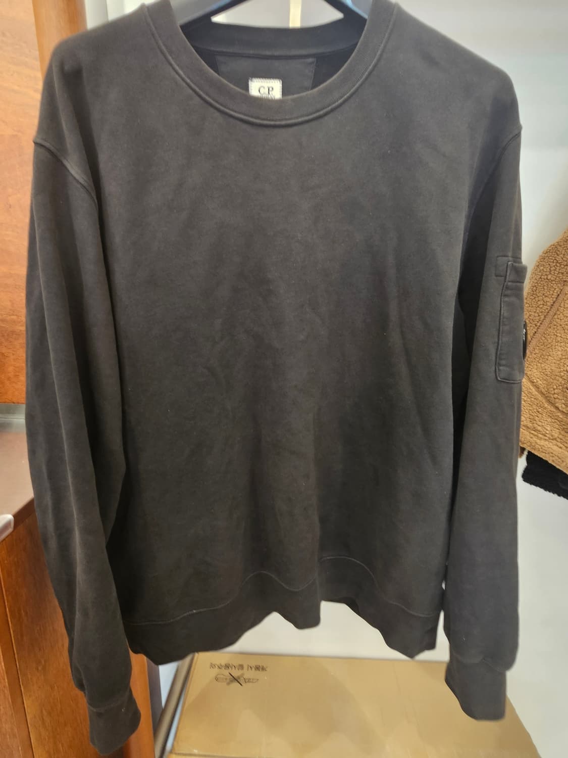 CP컴퍼니 렌즈 맨투맨 XXL 상품이미지1