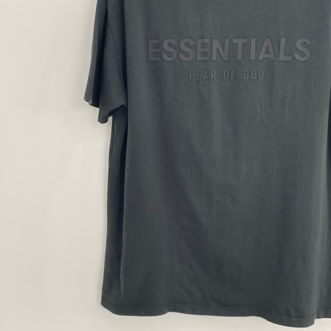 피어오브갓 에센셜 공용100-105 오버핏 블랙 로고 반팔 티셔츠 상품이미지6