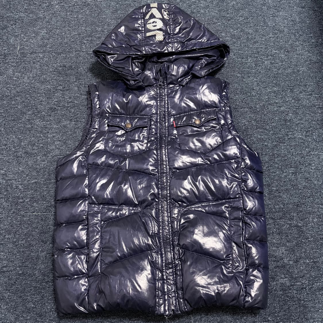 리바이스 유광 조끼 패딩 상품이미지1