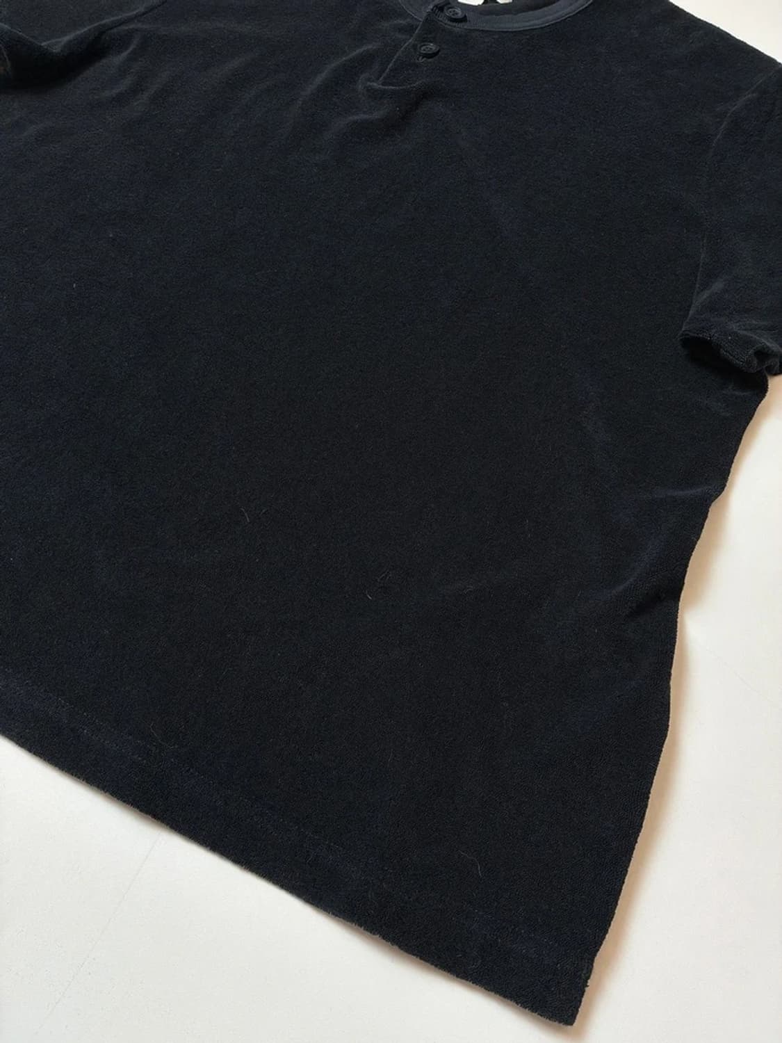 코스 COS 블랙 테리 버튼 헨리넥 반팔 티셔츠 PN9661 상품이미지3