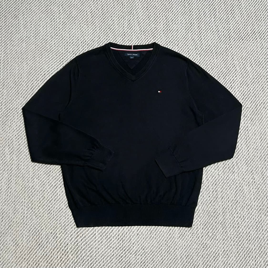 [M] Tommy 타미힐피거 블랙 코튼 브이넥 니트 상품이미지1