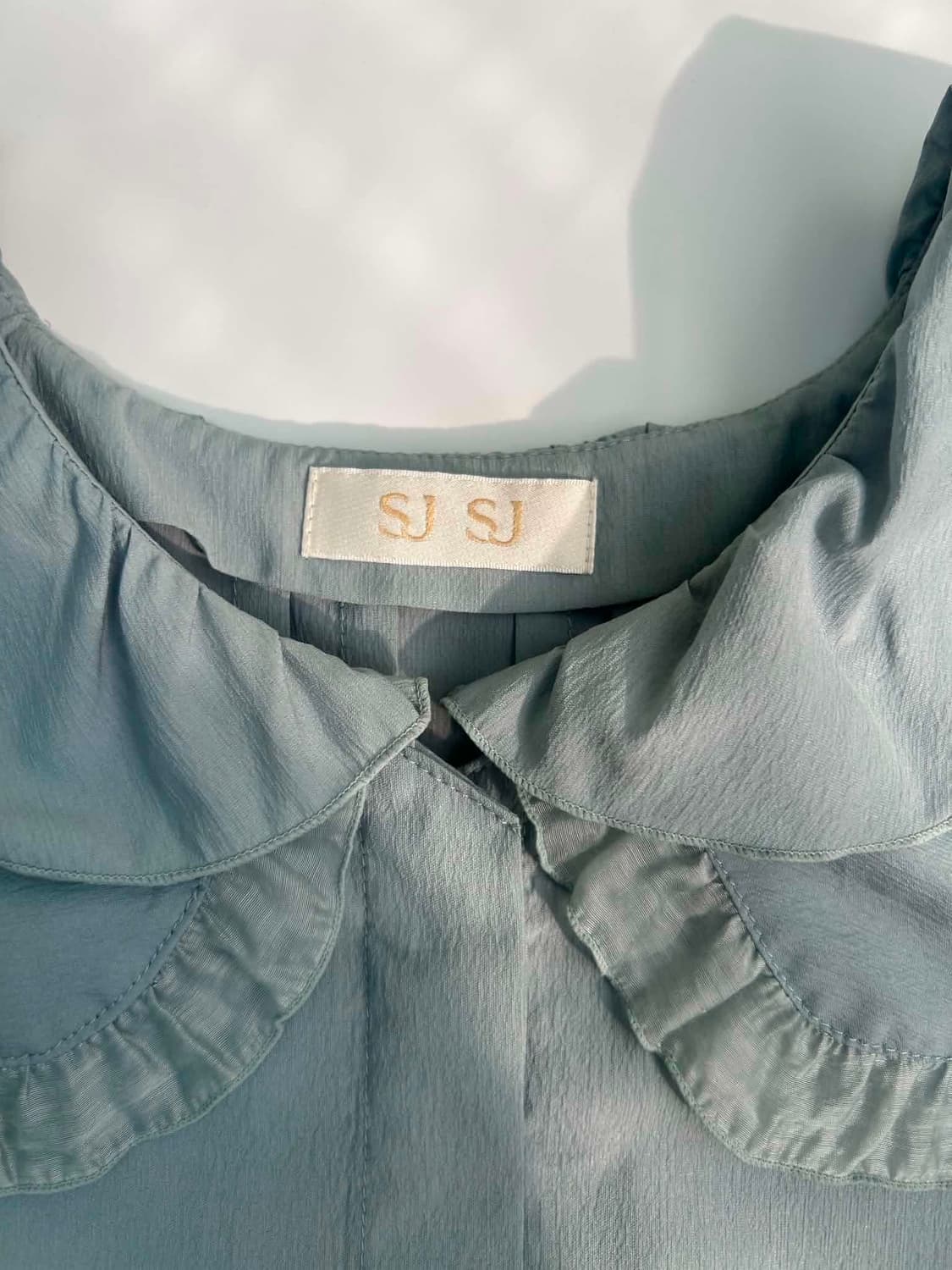 한섬 SJSJ 21년 신형 프릴 카라 블라우스 셔츠 상품이미지4
