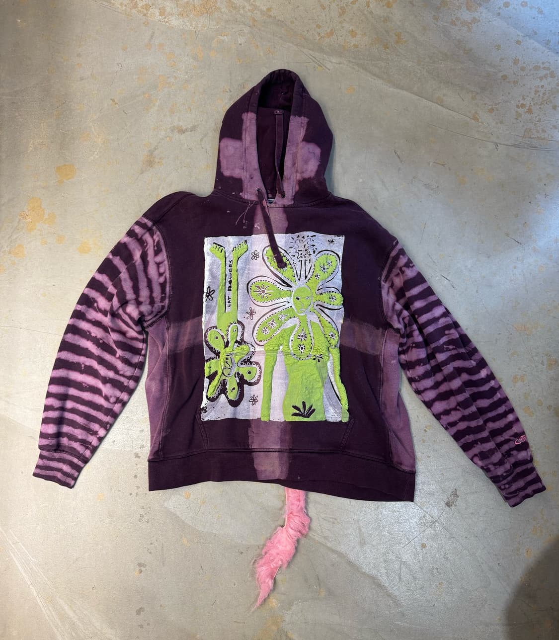 EPI•TAPH london hand graphic Hoodie 상품이미지2