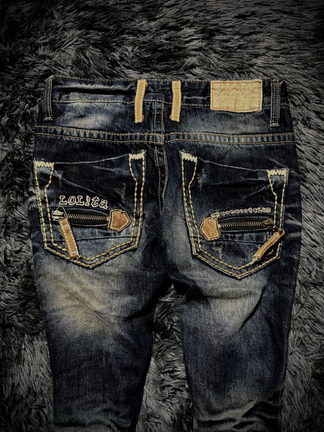 LOLITA JEANS 워싱 레터링 자수 지퍼 포켓 부츠컷 데님팬츠 상품이미지7
