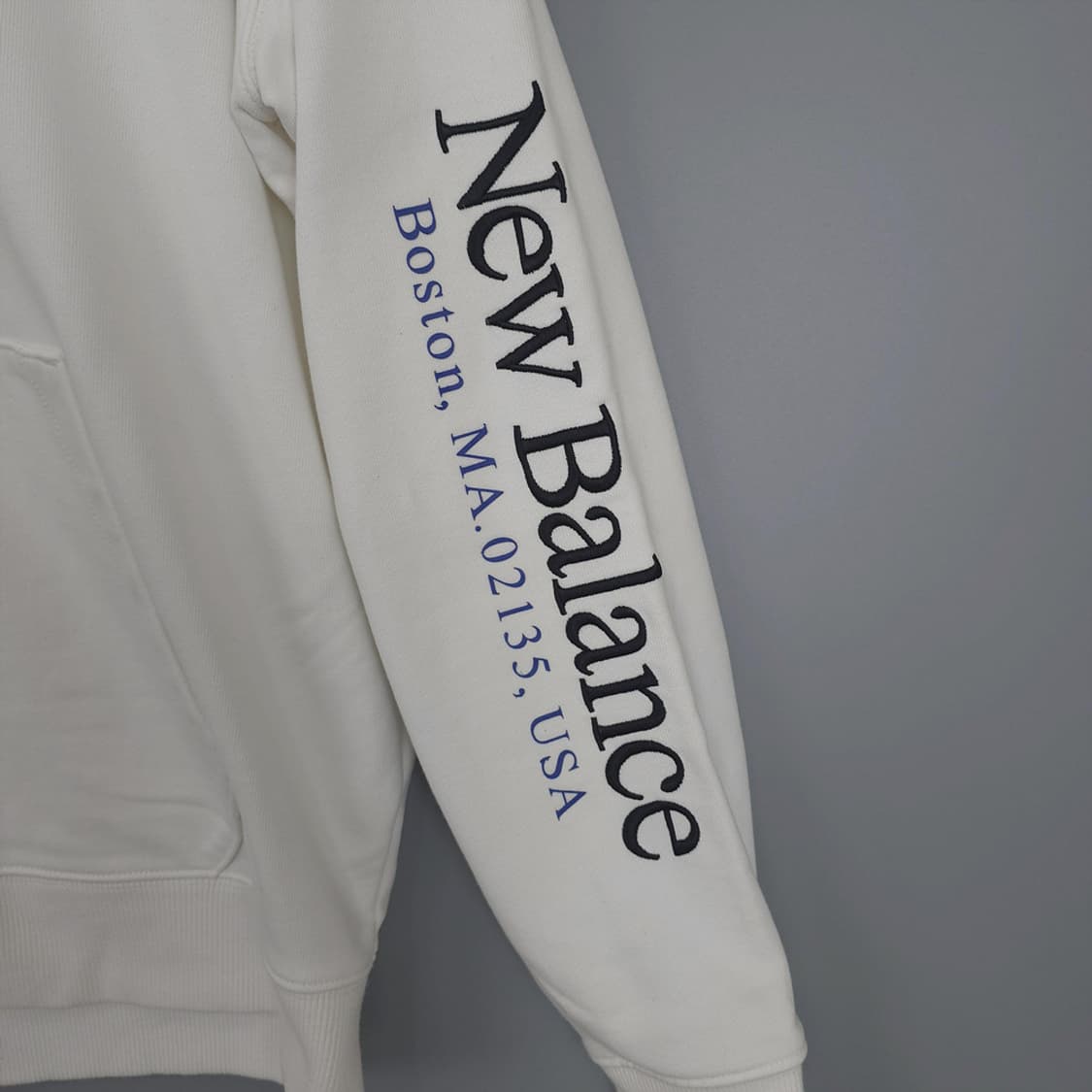 뉴발란스 New Balance 심플 로고 후드집업 화이트 95(M) 상품이미지4