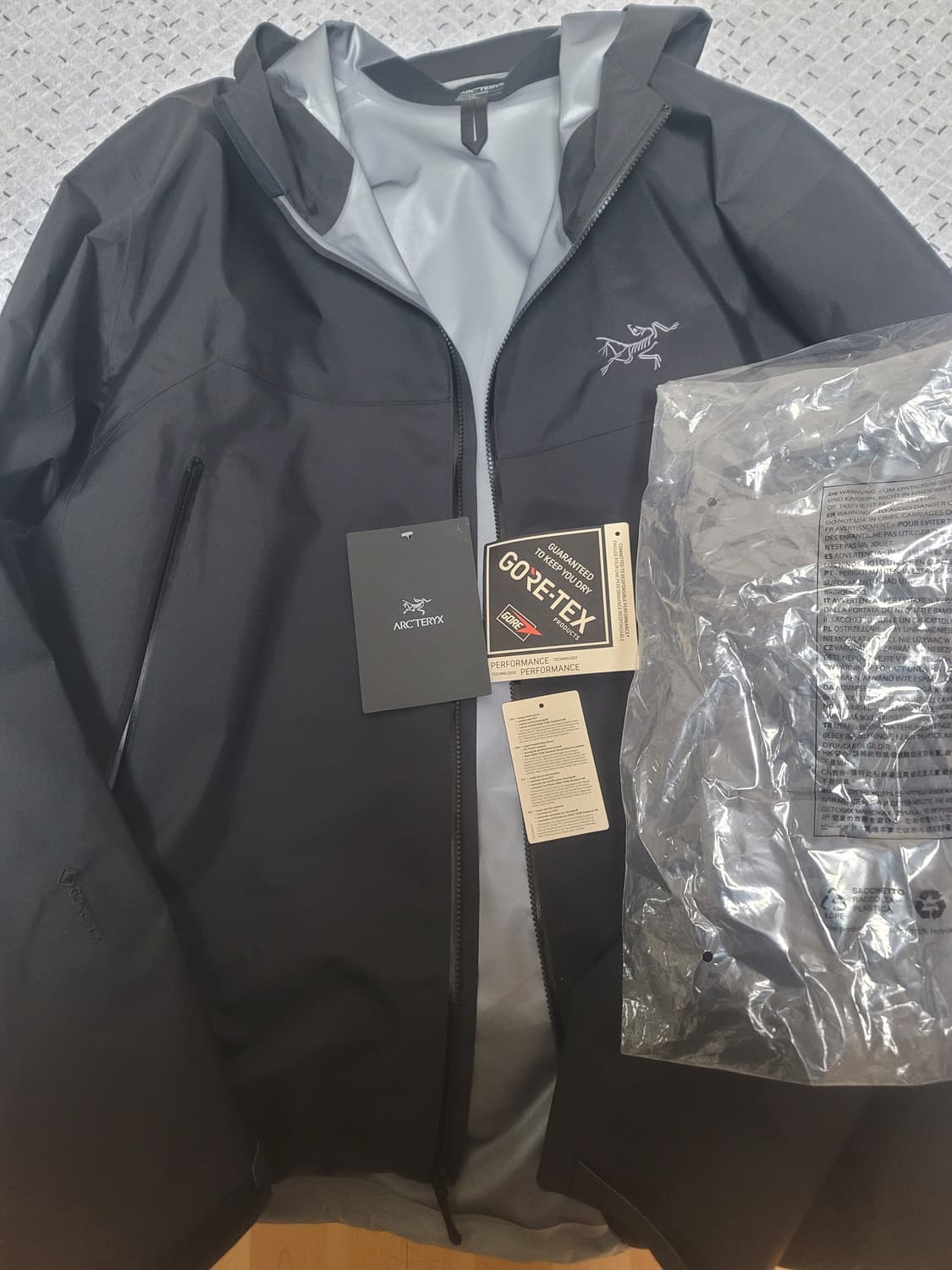 아크테릭스 베타자켓m 판매합니다 상품이미지1