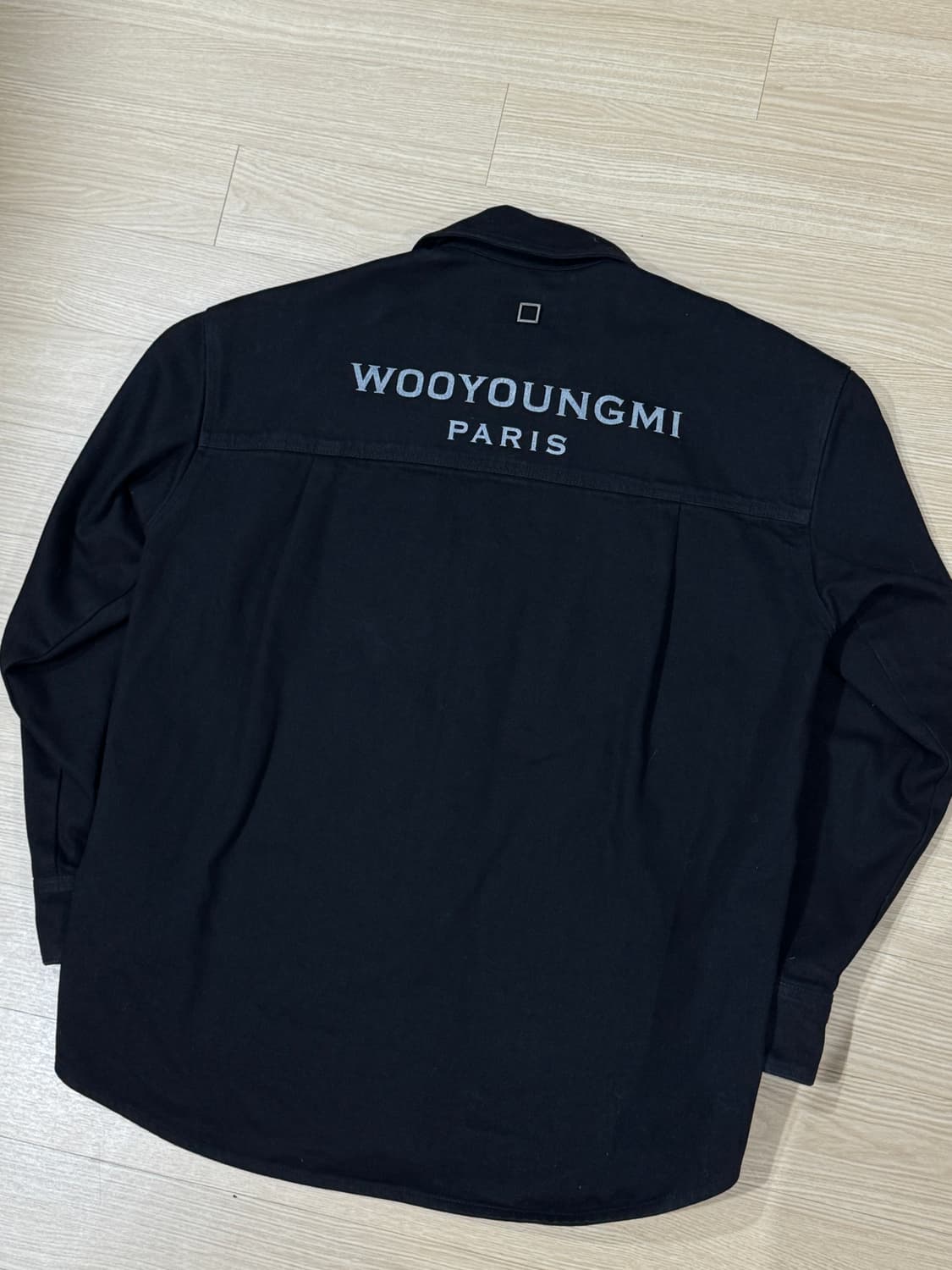 [46] 우영미 24SS 백로고 데님 셔츠 자켓 블랙 상품이미지1