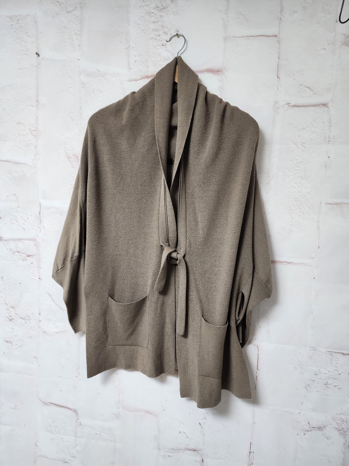 닥스 브라운 색상 니트 가디건 상품이미지1