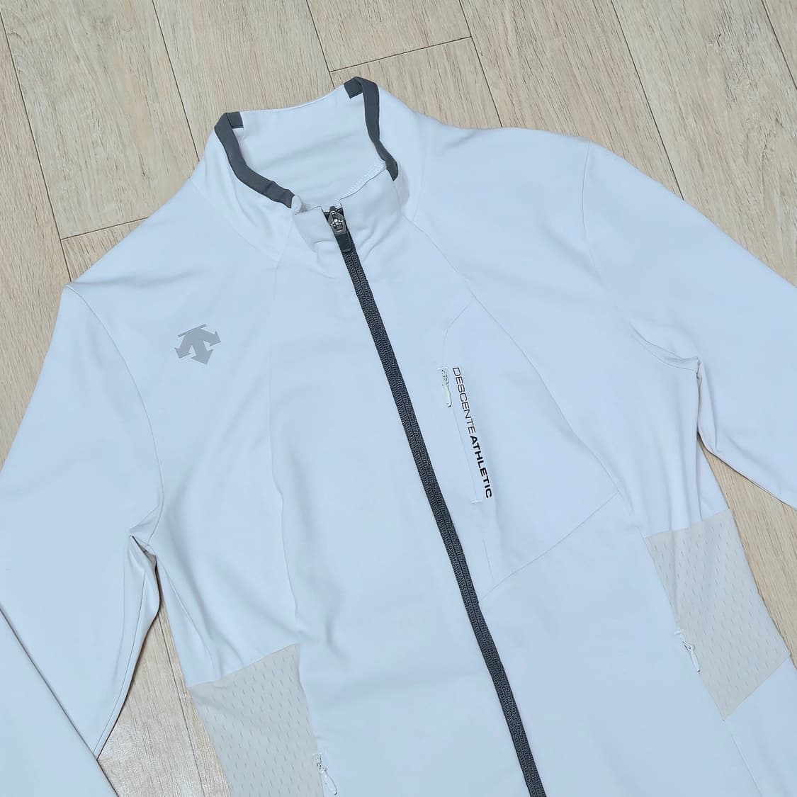 90) 데상트 아이보리 베이지 기능성 집업 자켓 져지 상품이미지1