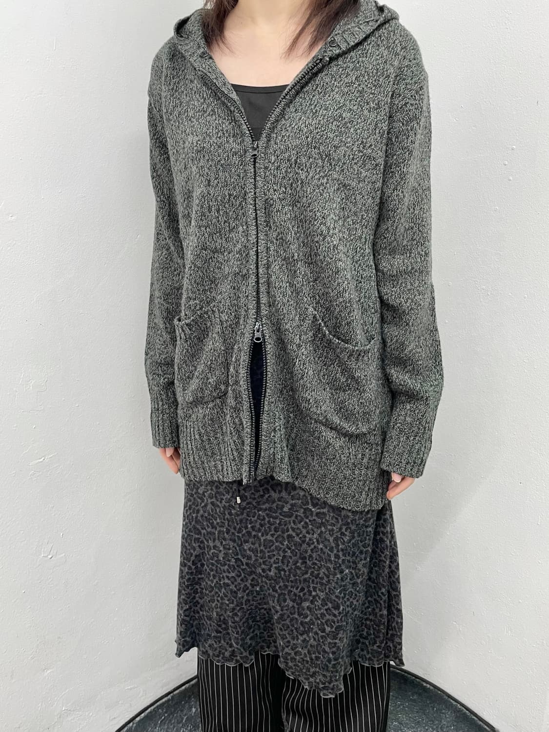 차콜 투웨이 니트 집업 상품이미지3