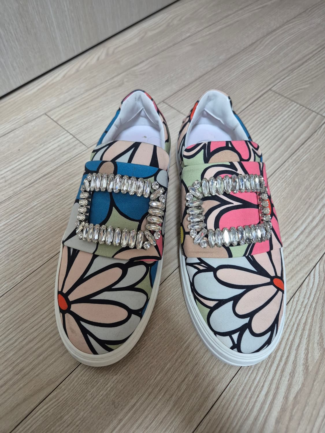 (정품) 로저비비에 큐빅 슬립온 플라워슬립온 37.5 상품이미지1