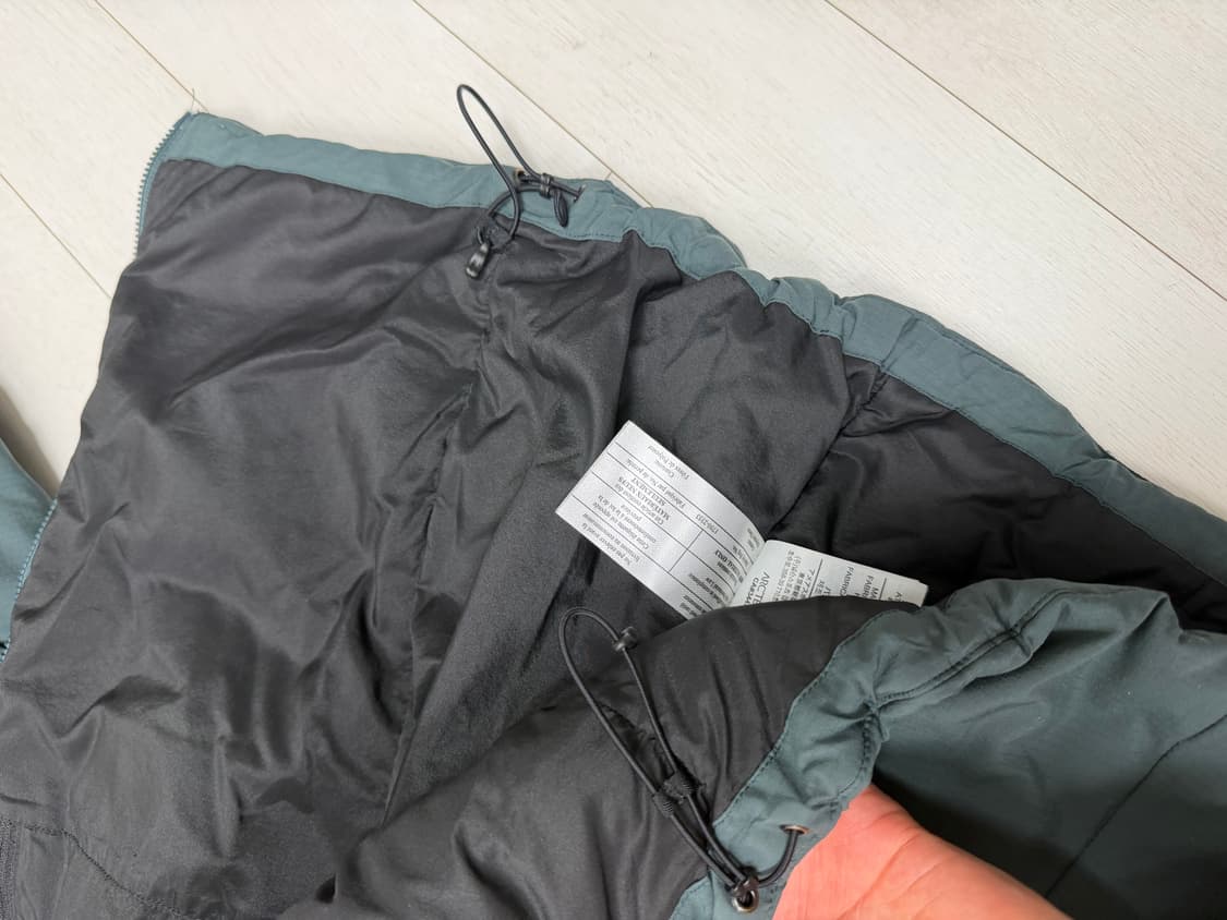 아크테릭스 아톰 AR   M 사이즈  기름 얼룩조차 없습니다  상태 9. 상품이미지6