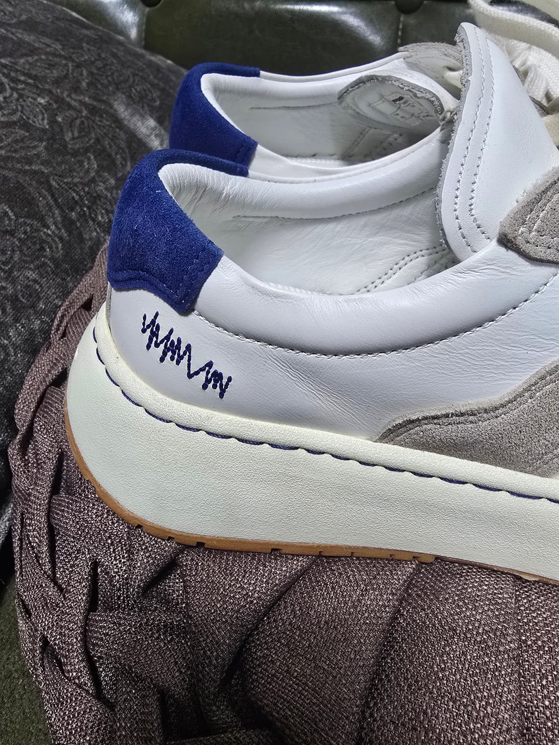 아더에러 로그 바우스 오프 화이트 250~ 상품이미지8