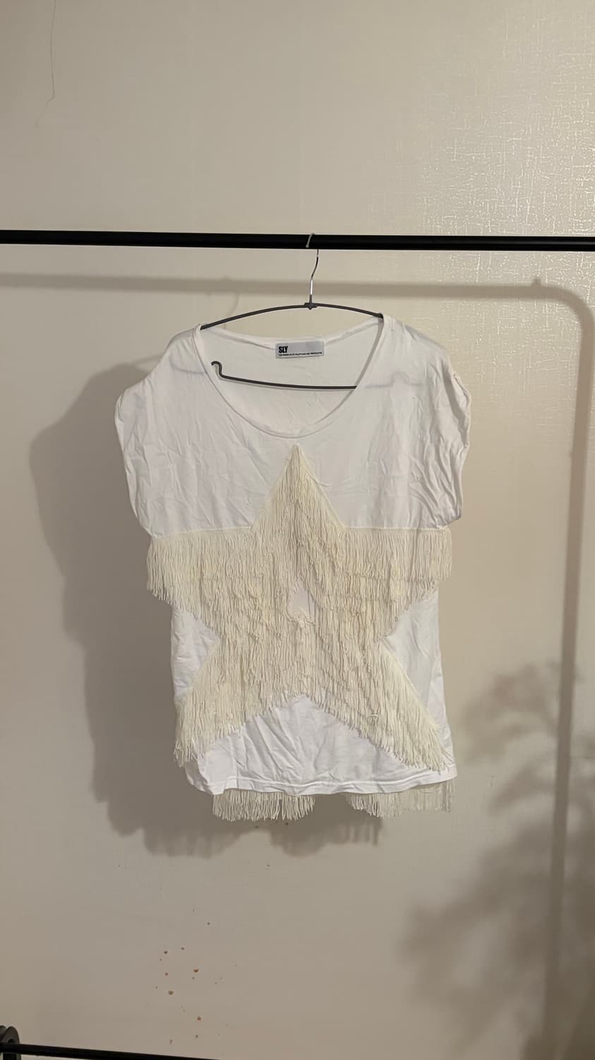 SLY Star Fringe White Top 상품이미지1