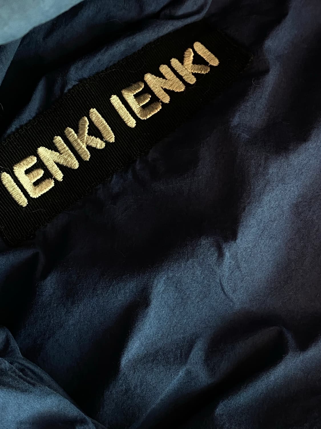 옌키옌키 (IENKI IENKI) 미쉐리 블루인크컬러 구스 푸버패딩 상품이미지7