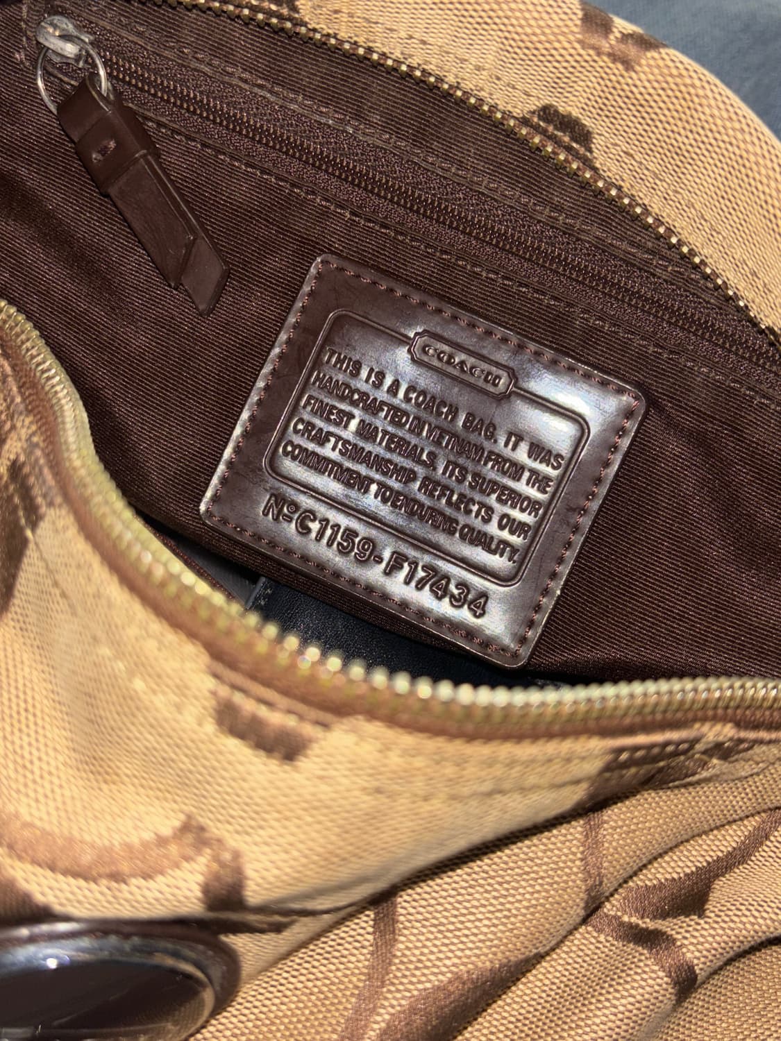 코치(COACH) 시그니처 로고 호보 숄더백 상품이미지4