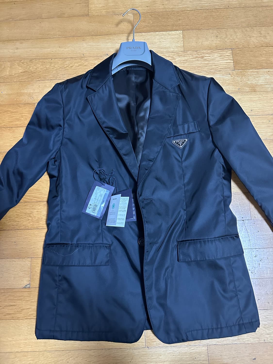 [50사이즈/1회착] 프라다 리나일론 투버튼 블레이저 상품이미지1