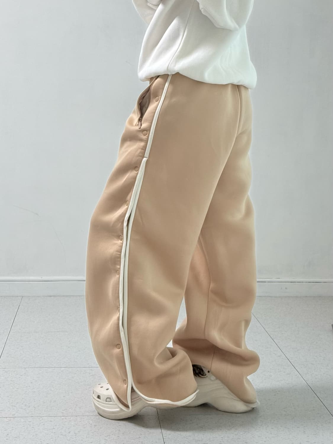 아디다스 베이지 스페이서 팬츠 상품이미지4