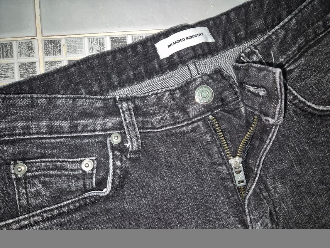 브랜디드 1981 슬림 흑청 데님 상품이미지3
