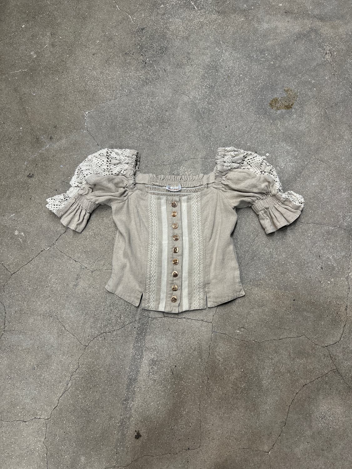 티롤리안 오픈숄더 레이스 리넨 브라우스 상품이미지1