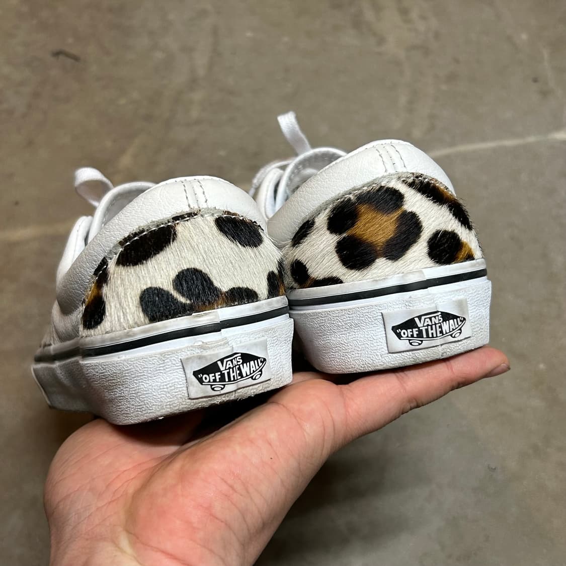 240) 반스 에라 트루 화이트 카프헤어 송치 레오파드 스니커즈 상품이미지6