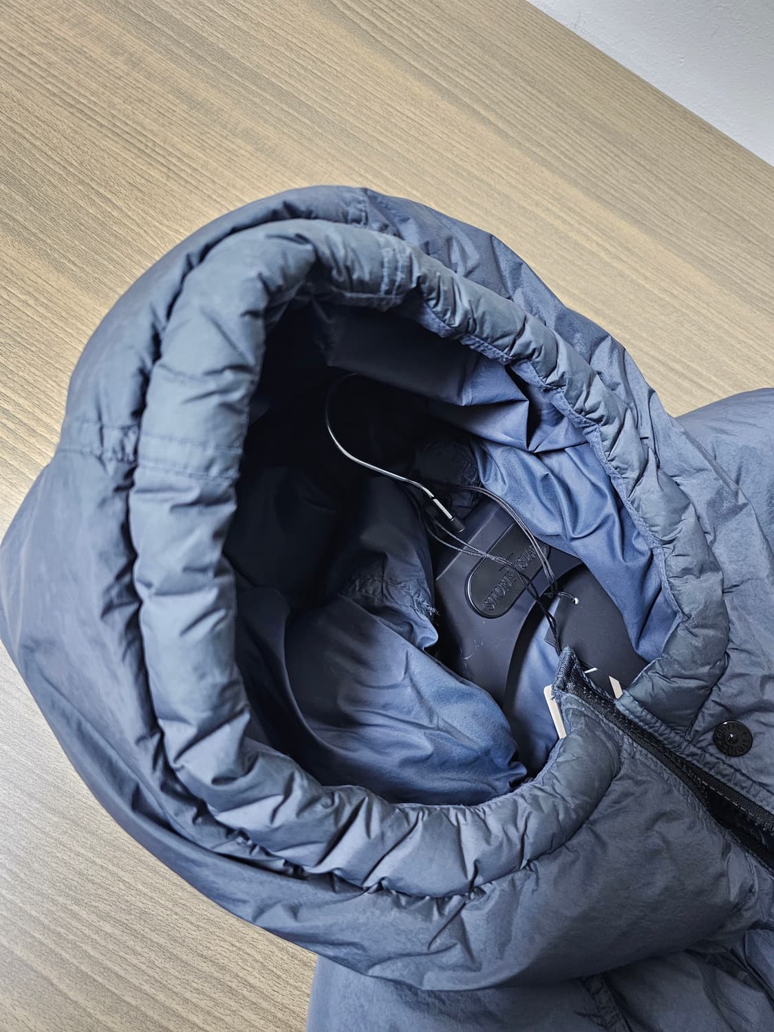 스톤아일랜드 가먼트 다이드 크링클랩스 리사이클 나일론 후드 다운 자켓 상품이미지9