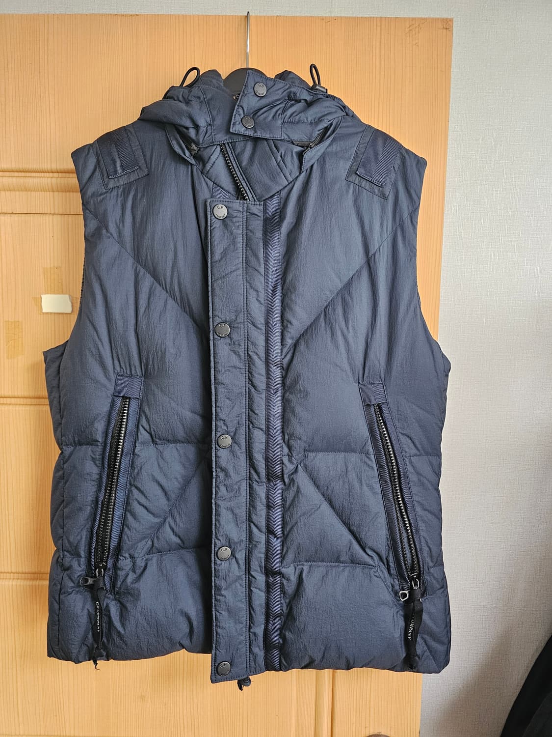 백오 xl사이즈 패딩 조끼 베스트 팜. 씨피 cp컴퍼니 제품입니다 상품이미지3