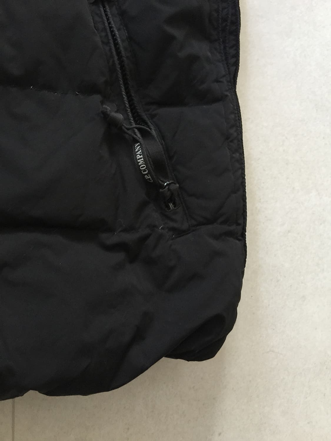 C.P. Company Goggle Hood Down Vest 100 상품이미지5