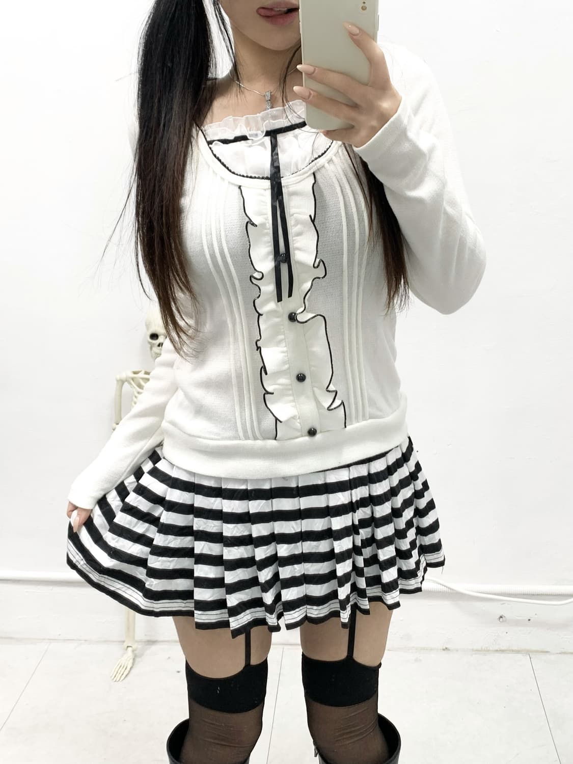 [INTERLAGOS] 공겜여주 무채색 로걀 탑 상품이미지2