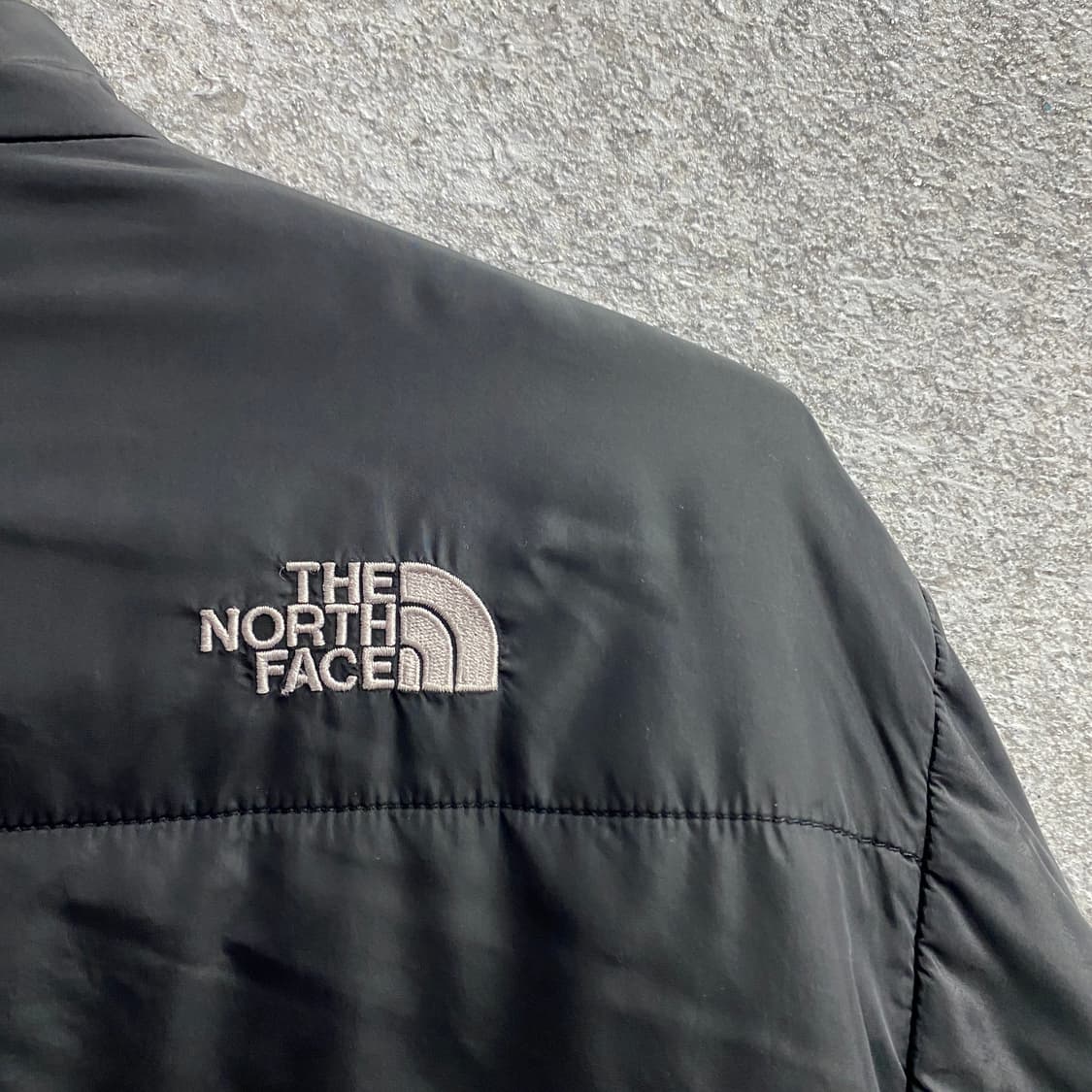 노스페이스 스몰로고 블랙 경량 패딩 자켓 B4013 상품이미지5