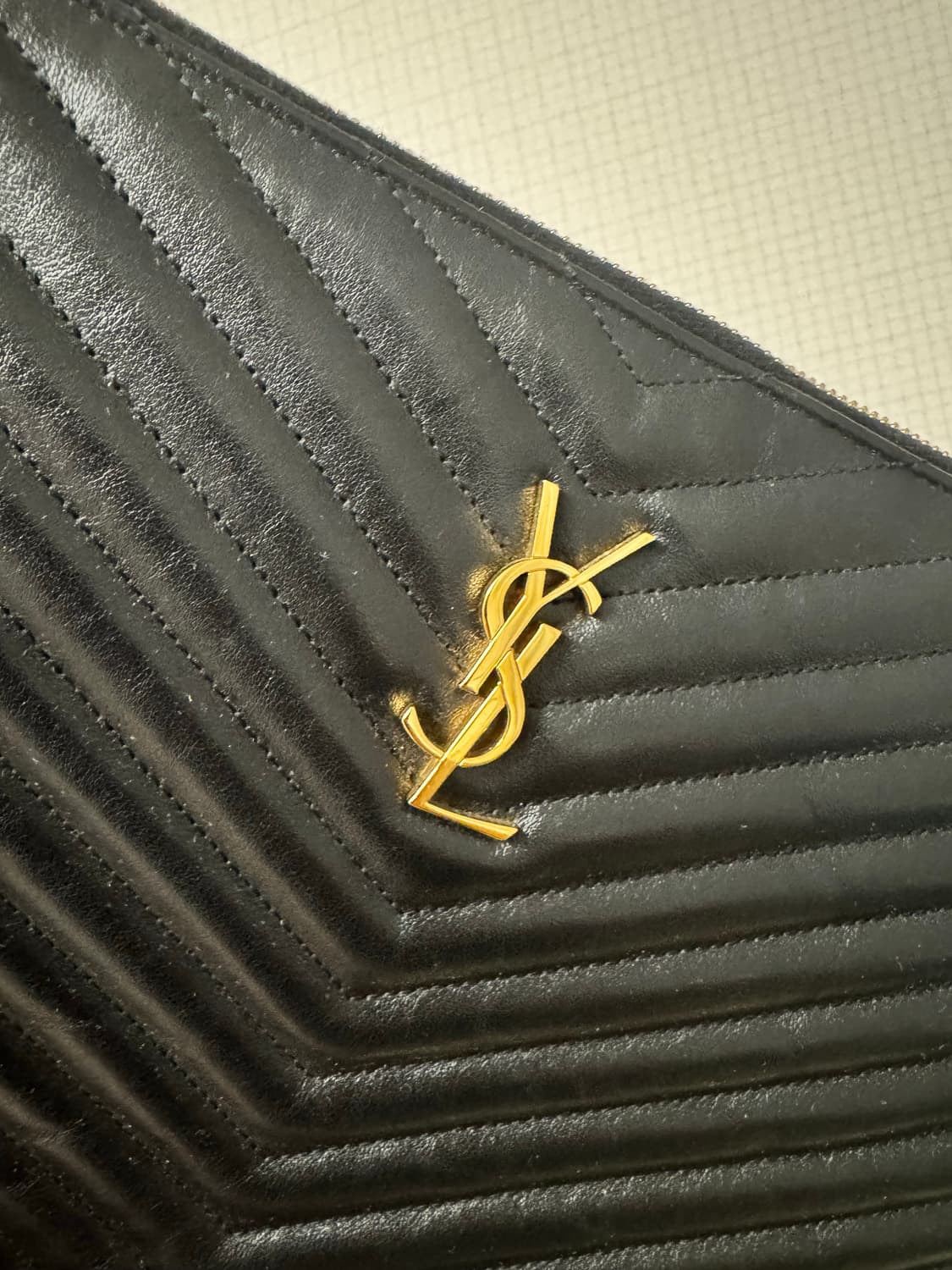 생로랑 클러치 금장 라지 상품이미지4