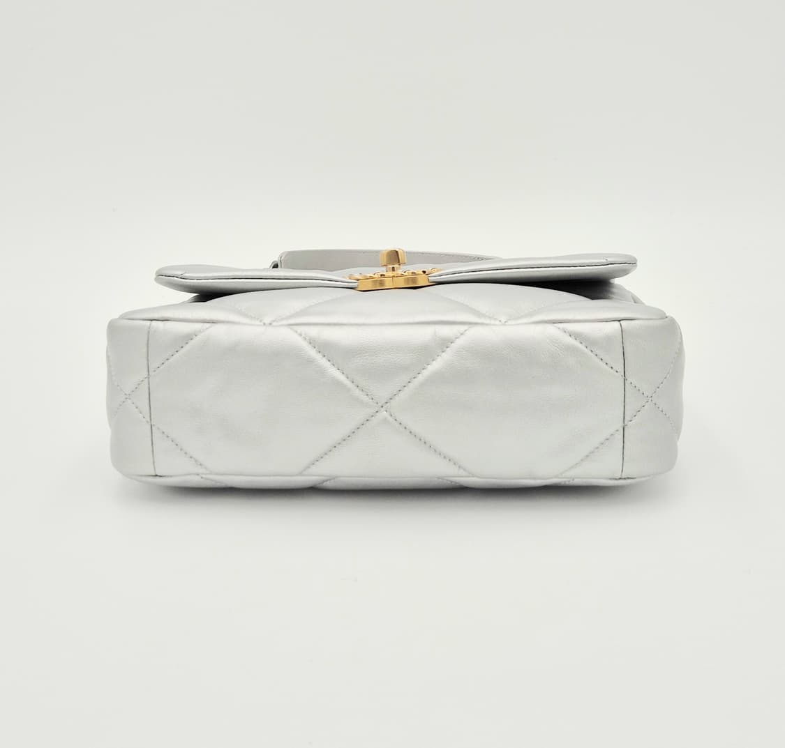 샤넬 19 미듐 실버 플랩 금장 체인 숄더백 상품이미지9