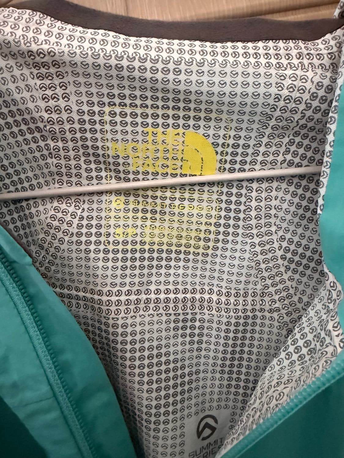 노스페이스 써밋 바람막이 상품이미지3