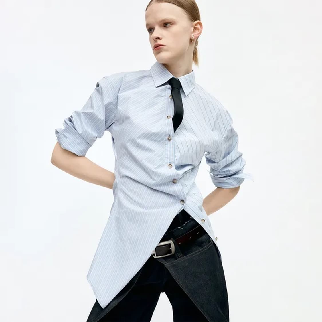 앤더슨벨 트위스트 스트라이프셔츠 xs 구해요!! 상품이미지1