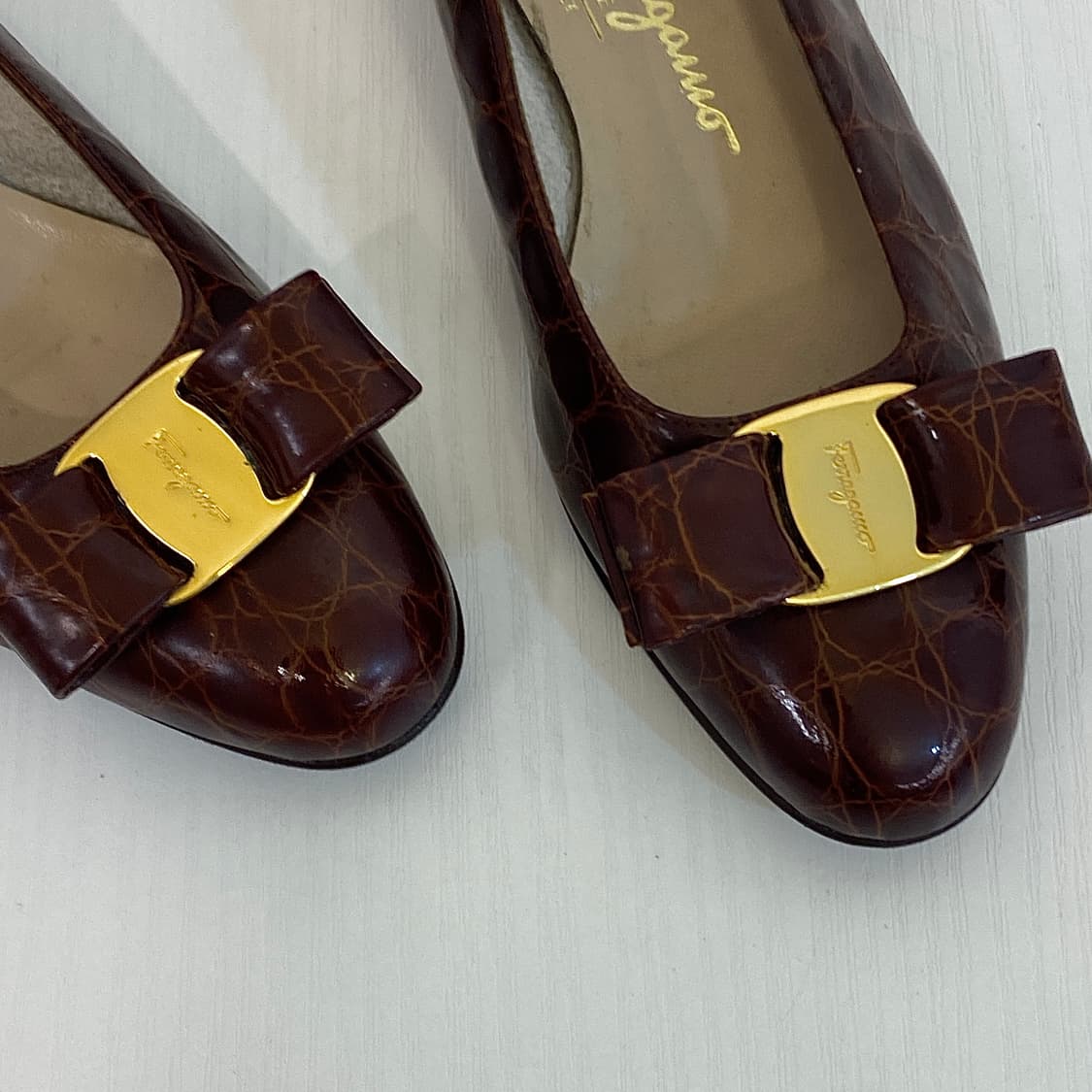 [215] 페라가모 바라 보우 레더 미들 펌프스 4C 상품이미지2