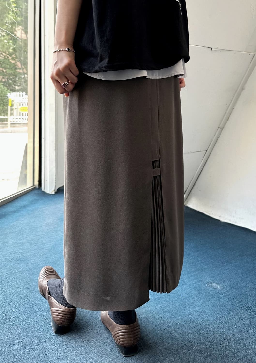 Back slit design long skirt 상품이미지9