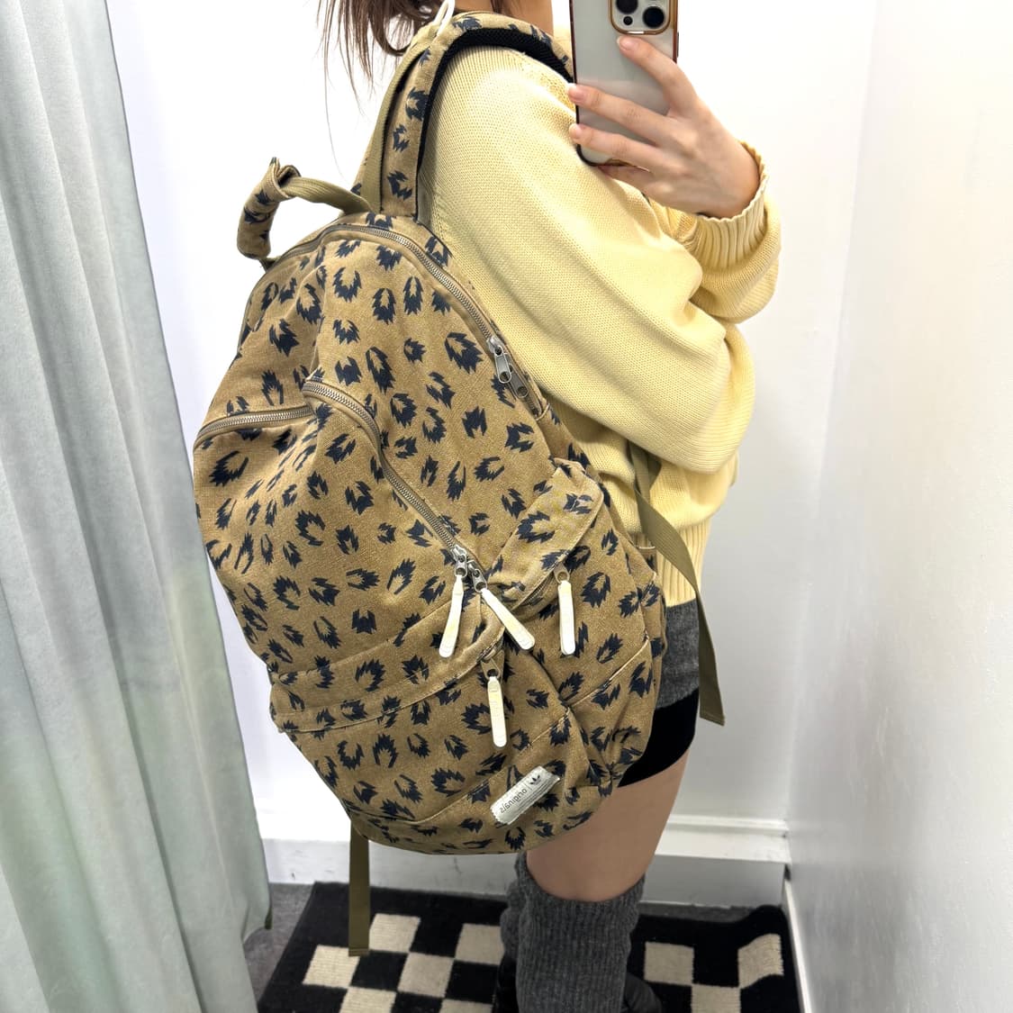 아디다스 오리지널스 브라운 패턴 백팩 상품이미지1