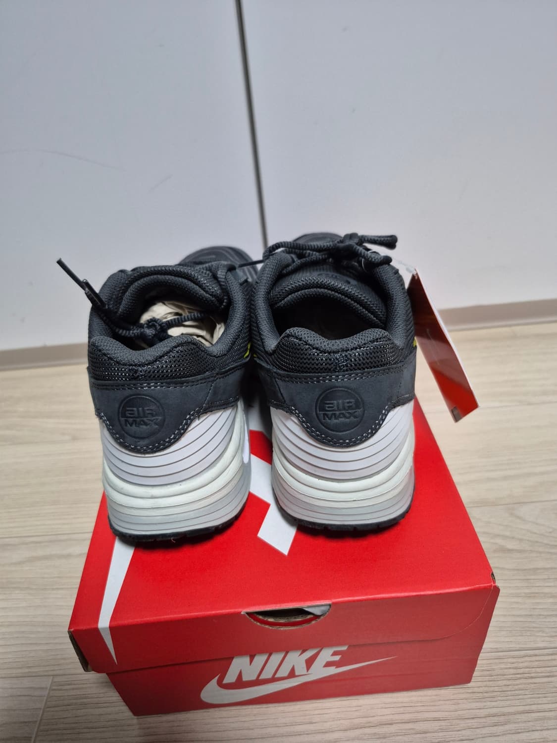 나이키 정품 새상품 에어맥스 벌스 265사이즈 팝니다 상품이미지2