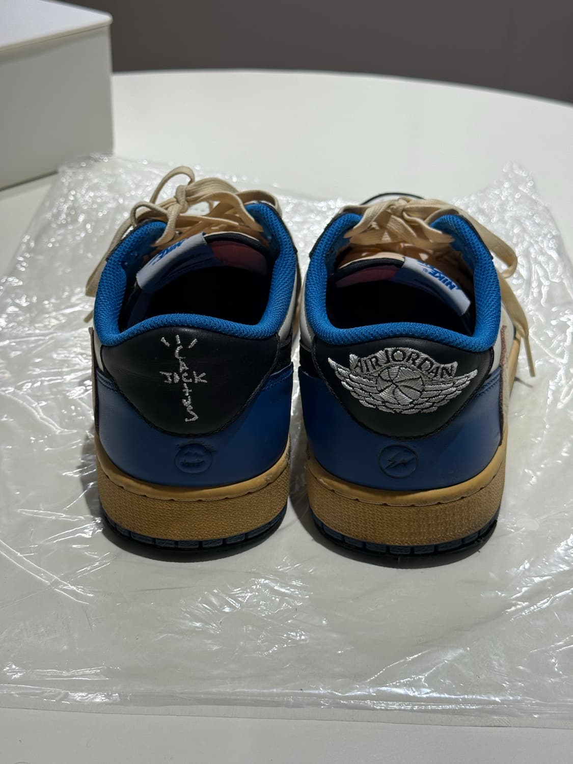 나이키 조던1 트래비스스캇 로우 상품이미지2