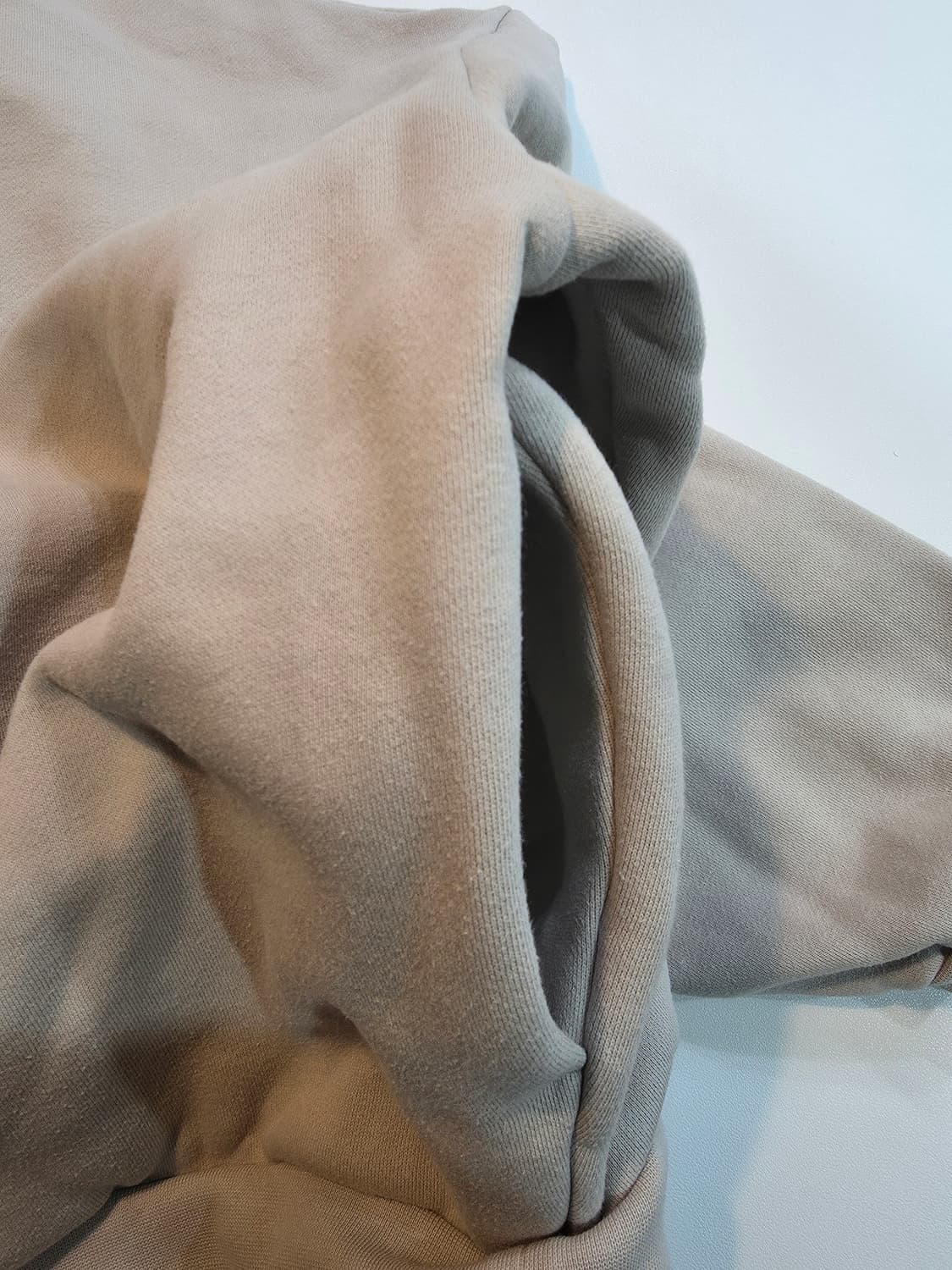 피오갓 에센셜  맨투맨  M사이즈 판매해요 상품이미지4