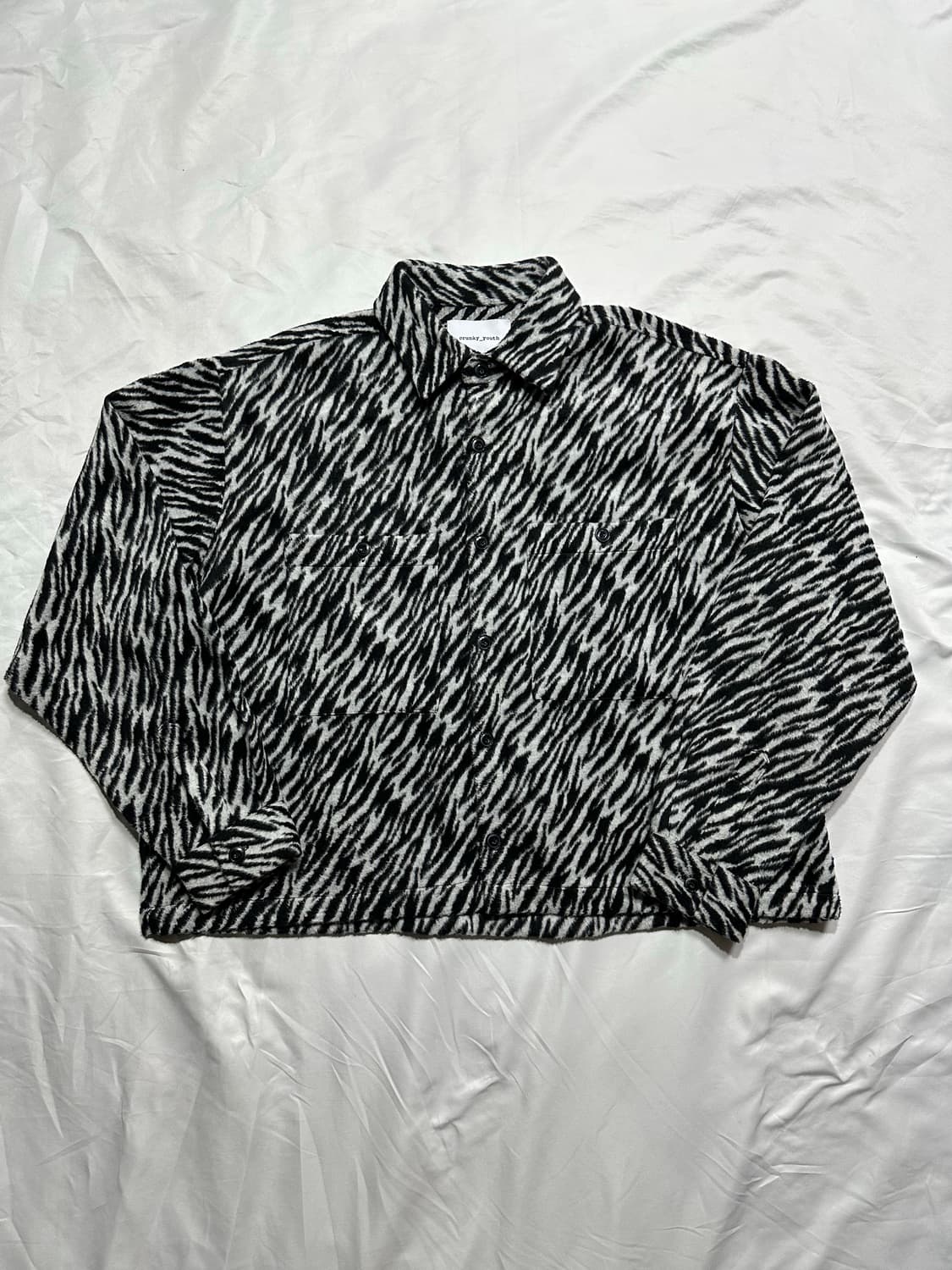 Crunky youth 지브라 모헤어 크롭 셔츠 상품이미지1