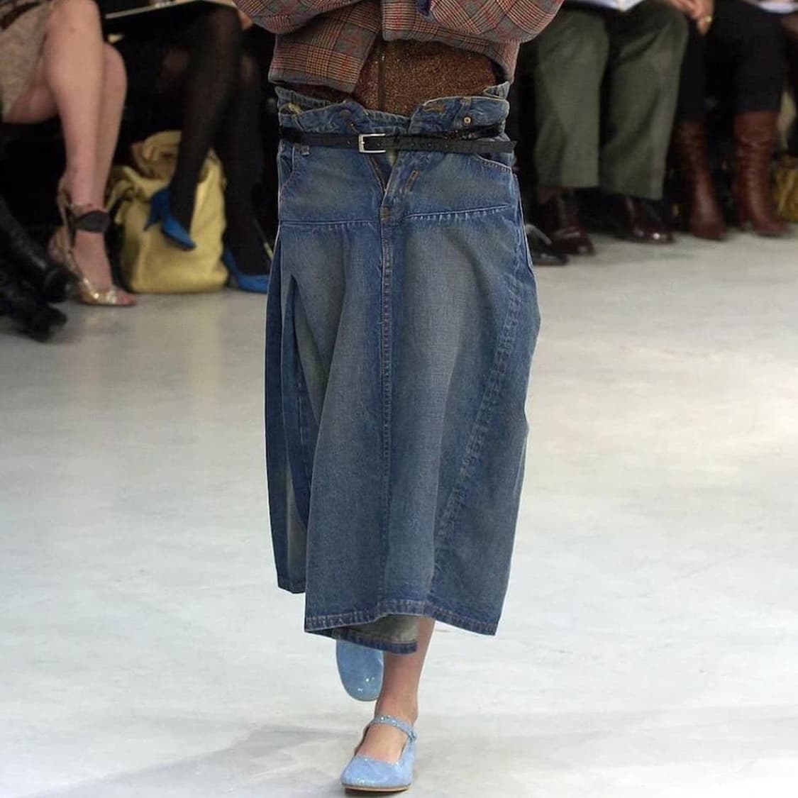fw04 hip hung draped denim skirt 상품이미지1
