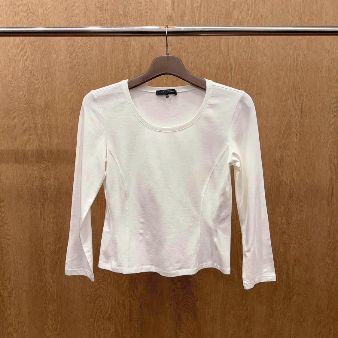 막스마라 위켄드 라운드넥 티셔츠 절개 라인 디테일 슬림핏 화이트 상품이미지2