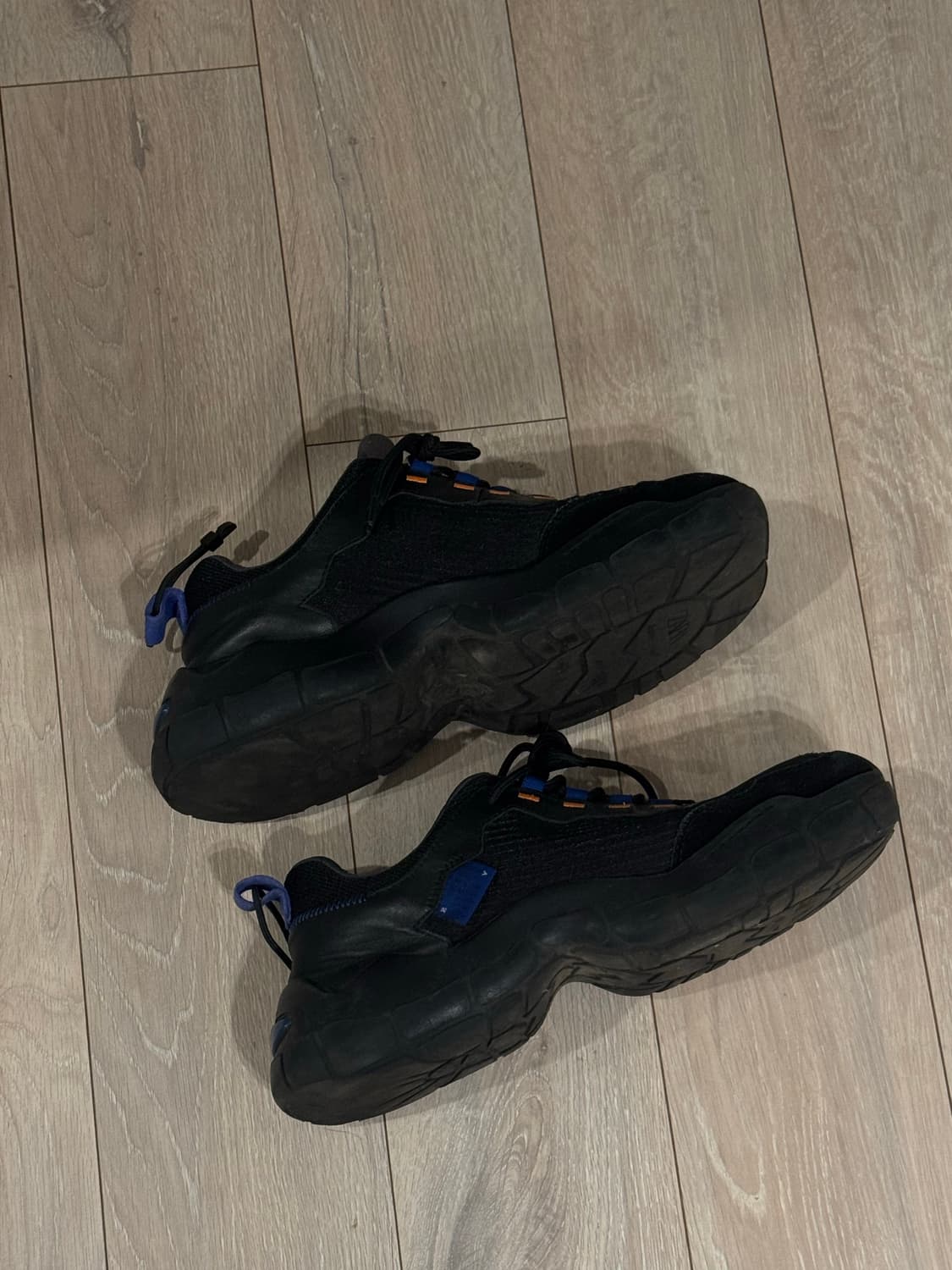 자라 x 아더에러 콜라보 스니커즈 상품이미지3