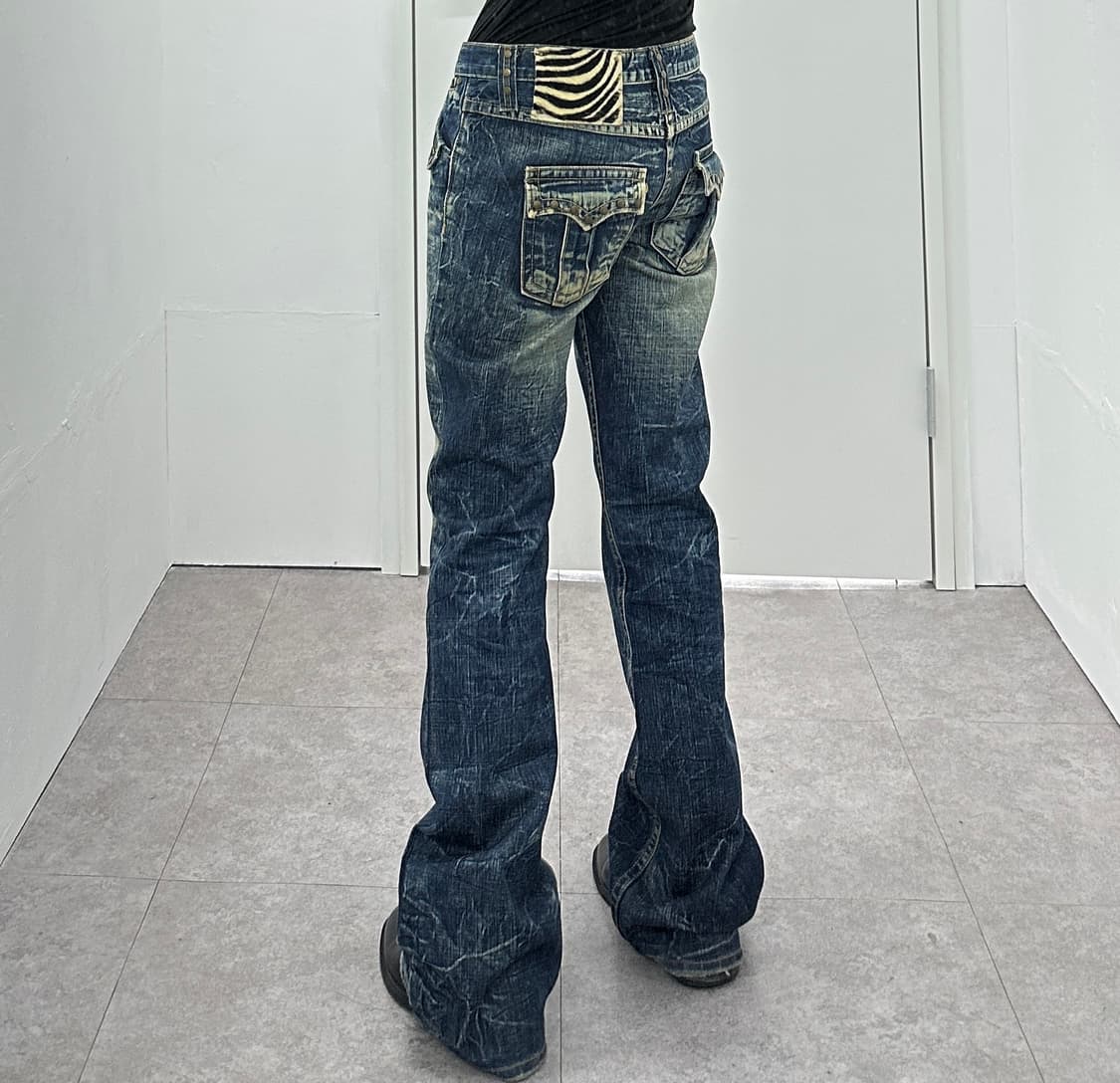 Studded Rivet Bootcut Denim Jeans 상품이미지1