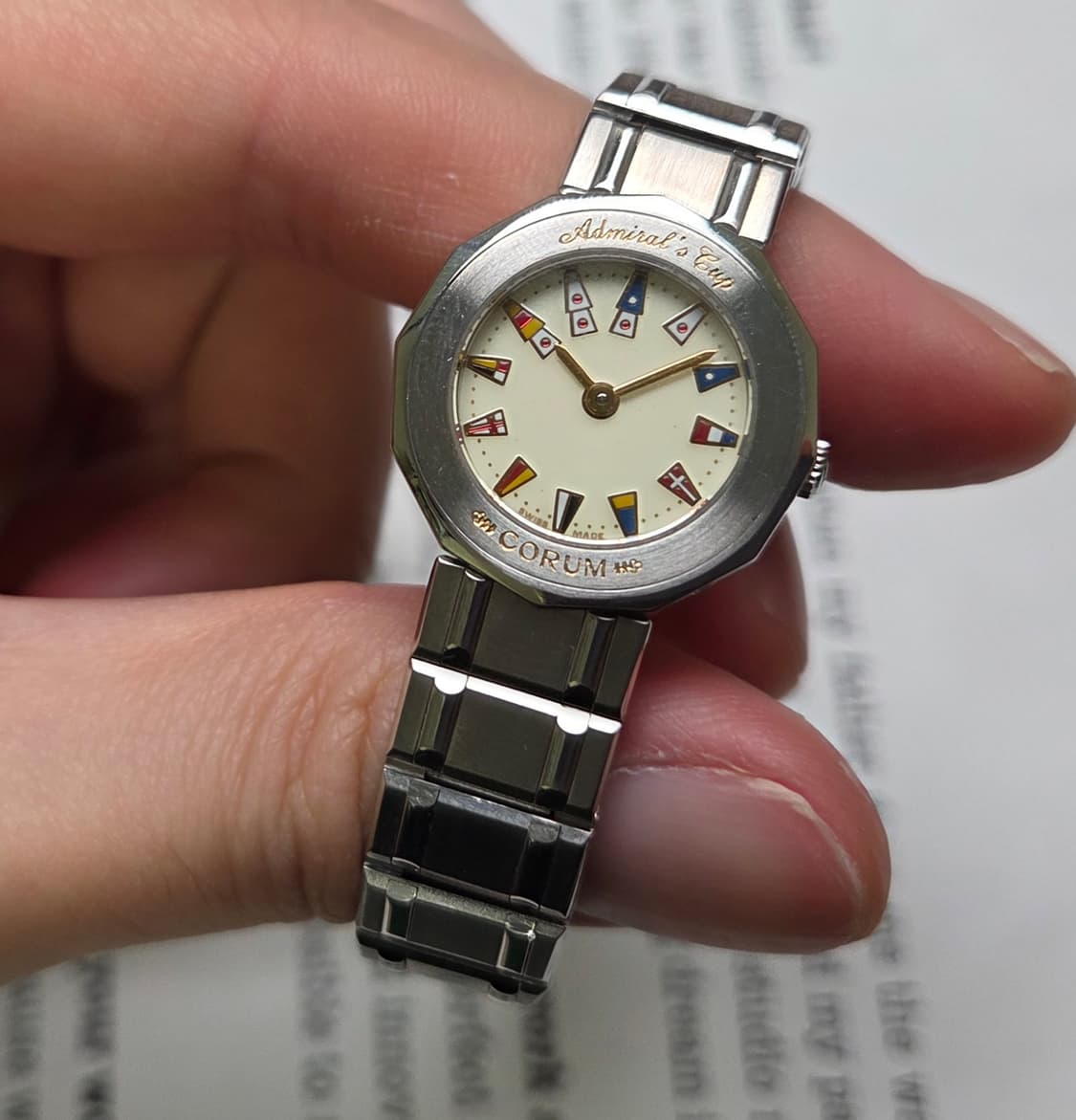 코럼(CORUM) 어드미럴스 컵 만국기 요구르트판 여성용 쿼츠 브레이슬릿 상품이미지5